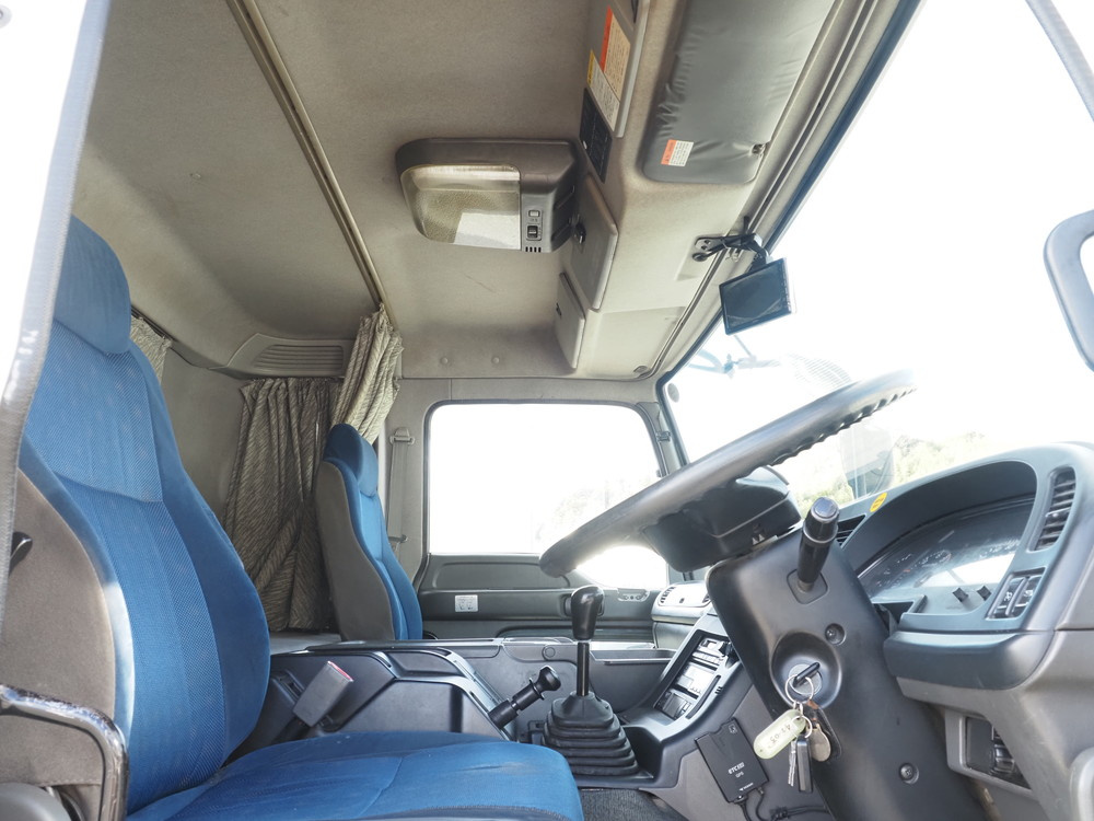 いすゞ ギガ 冷凍バン 大型 QKG-CYJ77A 年式 H27[写真25]