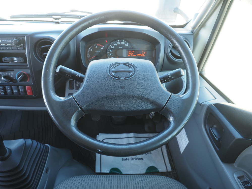 日野 デュトロ ウイング車 小型 TKG-XZU720M 年式 H27[写真28]