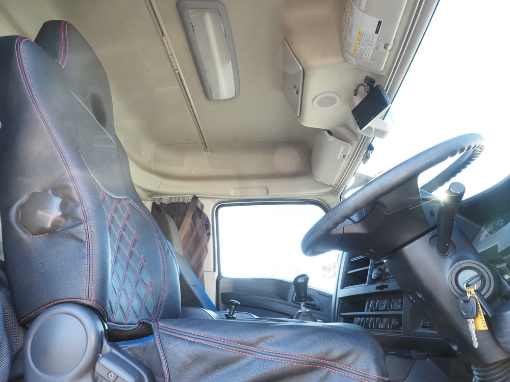 いすゞ ギガ トラクタ 大型 QKG-EXD52BD 年式 H30[写真15]