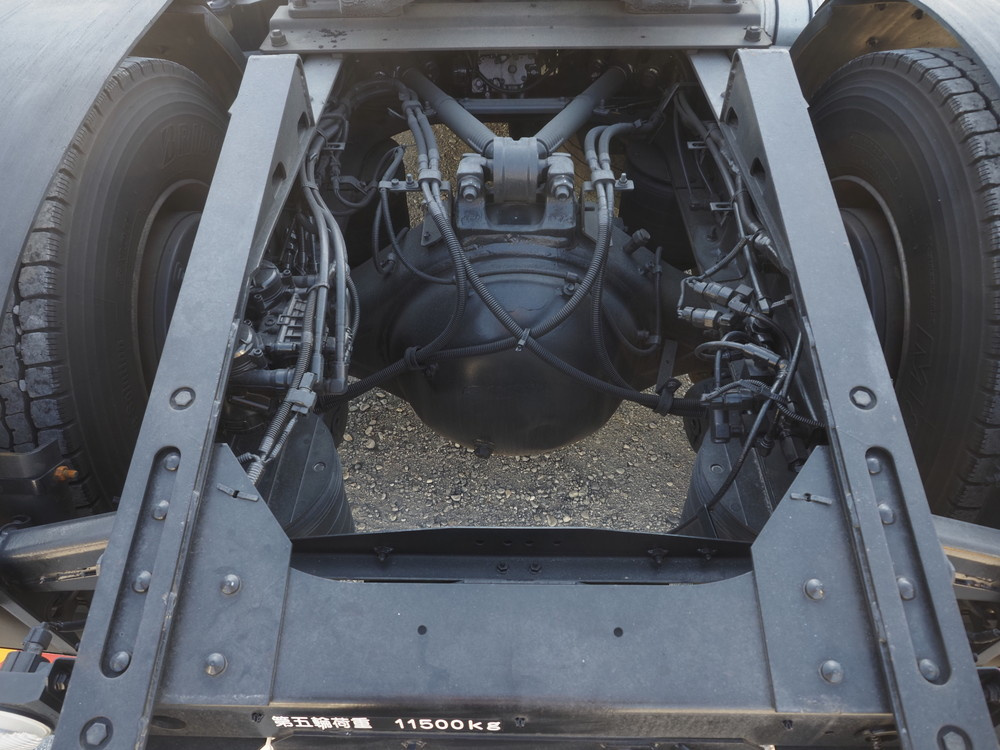 いすゞ ギガ トラクタ 大型 QKG-EXD52BD 年式 H30[写真29]