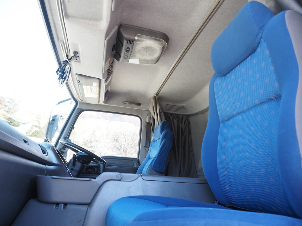 いすゞ ギガ ウイング車 大型 QKG-CYL77A 年式 H27[写真40]
