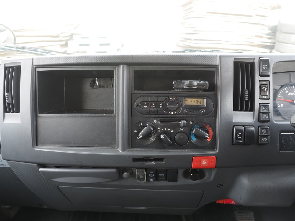 いすゞ エルフ バン車 小型 TRG-NLR85AN 年式 H30[写真22]