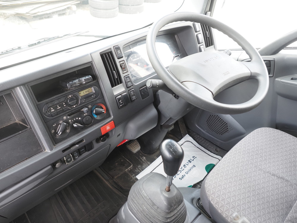 いすゞ エルフ バン車 小型 TRG-NLR85AN 年式 H30[写真20]