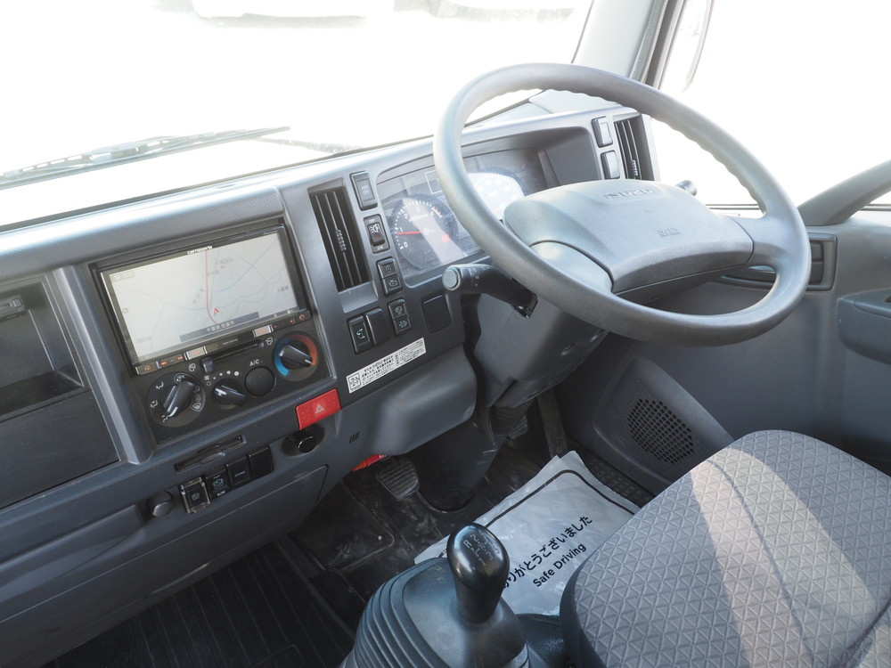 いすゞ エルフ バン車 小型 TRG-NLR85AN 年式 H29[写真23]