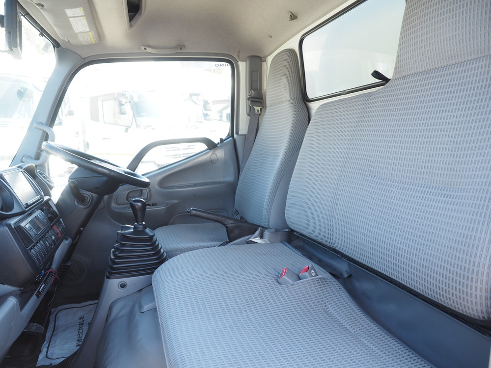 トヨタ トヨエース 冷凍バン 小型 TKG-XZU675 年式 H25[写真30]