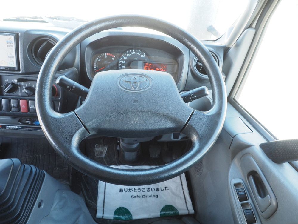 トヨタ トヨエース 冷凍バン 小型 TKG-XZU675 年式 H25[写真24]
