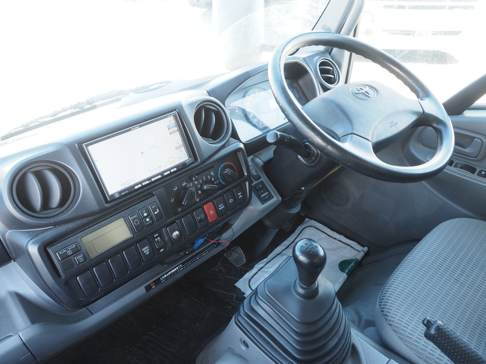 トヨタ トヨエース 冷凍バン 小型 TKG-XZU675 年式 H25[写真25]