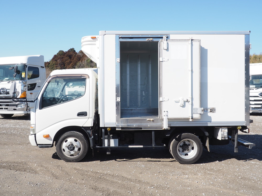 トヨタ トヨエース 冷凍バン 小型 TKG-XZU675 年式 H25[写真16]