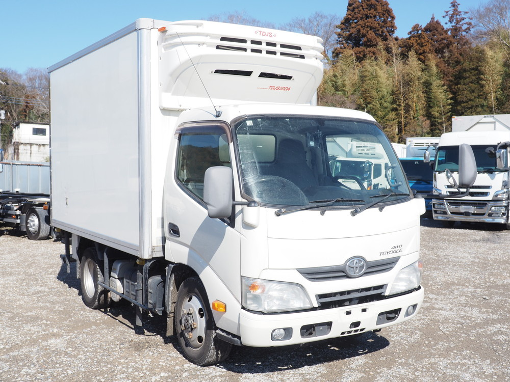 トヨタ トヨエース 冷凍バン 小型 TKG-XZU675 年式 H25[写真03]